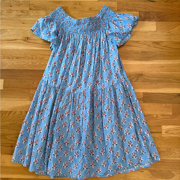 Marea Smocked Dress Size S - Picture 1 of 4